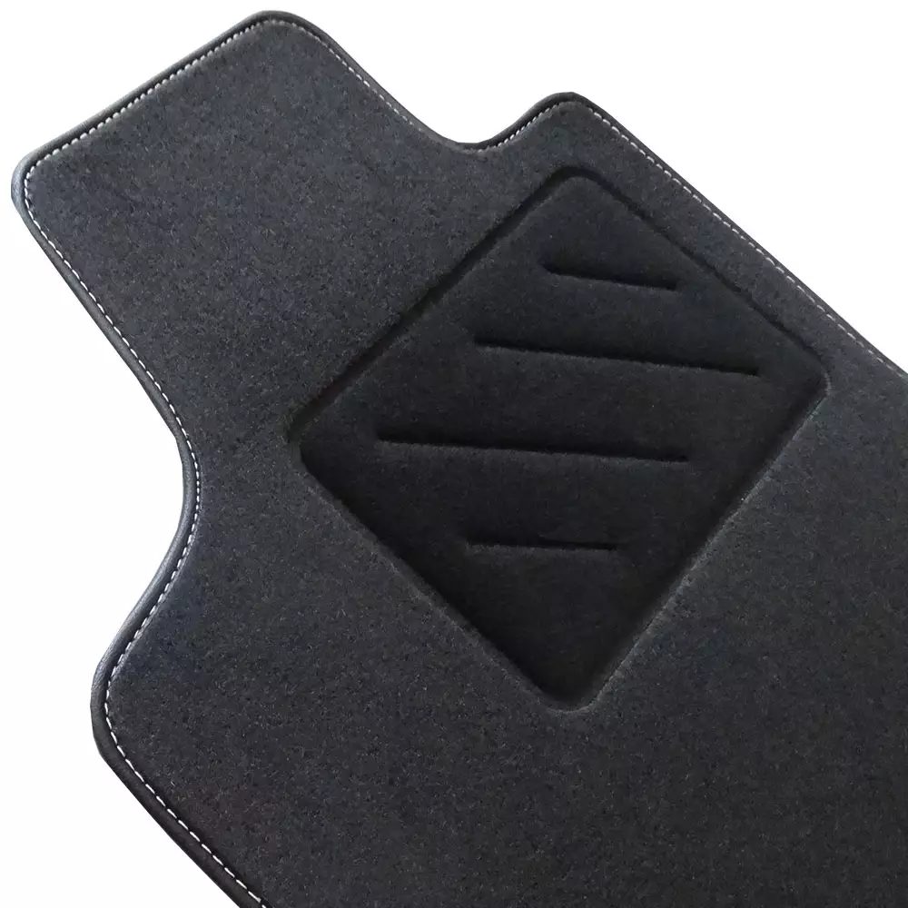 Jeu De 4 Tapis De Sol En Velours Noir Pour Volvo XC90 (depuis 2015) - Neuf Sous Blister