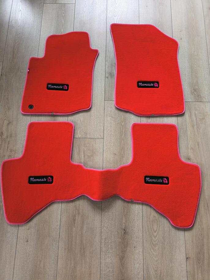 PEUGEOT 107 - Berline - Phase 1 - 1 fixation sur tapis conducteur