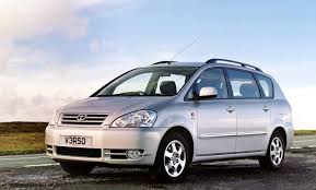 AVENSIS VERSO - 7 places
