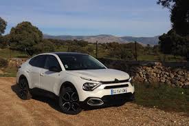 C4 X ( sauf Electric et MHEV )