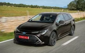 COROLLA E210 BREAK