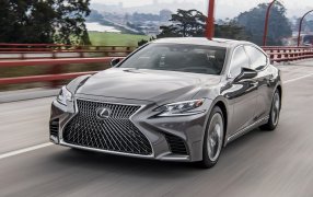 LEXUS LS 500 H