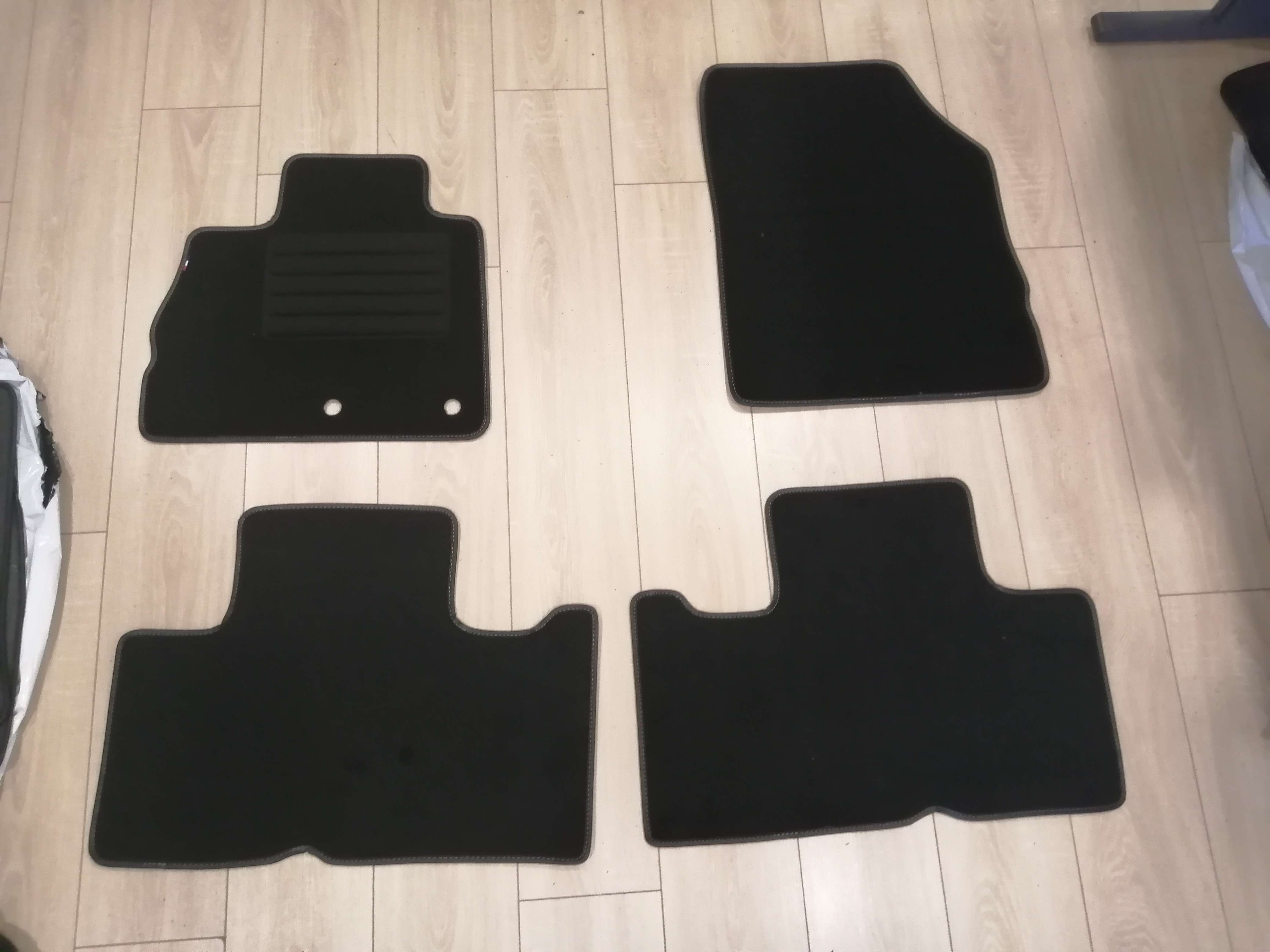 RENAULT SCENIC IV - 5 PLACES