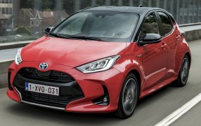 YARIS IV - YARIS IV HYBRIDE